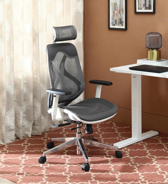 Office Chairsfor corporate offices by Woodware